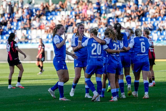 Spielerinnen der TSG 1899 Hoffenheim, jubeln über das Tor zum 1:1, Jubel, Torjubel, Torerfolg, celebrate the goal, goal, celebration, jubelt ueber das Tor, Freuen, Freude, freut sich, optimistisch, positiv, Spielszene, Highlight, Action, Aktion, 04.09.2026, Sinsheim (Hoffenheim) (Deutschland), Fussball, Google Pixel Frauen-Bundesliga, TSG 1899 Hoffenheim - Bayer 04 Leverkusen, DFB DFL REGULATIONS PROHIBIT ANY USE OF PHOTOGRAPHS AS IMAGE SEQUENCES AND OR QUASI-VIDEO. *** TSG 1899 Hoffenheim players celebrate the goal that tied the game at 1-1, Celebration, goal celebration, goal scored, celebrating the goal, goal, celebration, cheering the goal, joy, happiness, happy, optimistic, positive, game scene, highlight, action, 04 09 2026, Sinsheim, Hoffenheim, Germany, soccer, Google Pixel Women s Bundesliga, TSG 1899 Hoffenheim vs. Bayer 04 Leverkusen, DFB and DFL regulations prohibit any use of photographs as image sequences and or quasi-video xozx