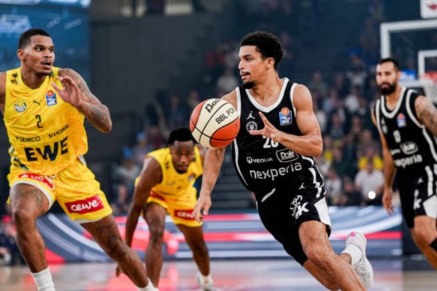 Germany easyCredit BBL, Season Opener: Veolia Towers Hamburg vs. EWE Baskets Oldenburg, Inselpark Arena, Hamburg; Mathys Kangudia (Veolia Towers Hamburg), 28; Demajeo Wiggins (EWE Baskets Oldenburg), 2 Copyright: xStefanxTrochax