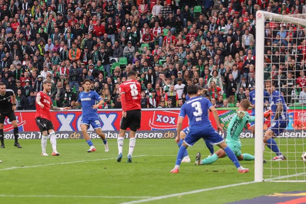 04.09.2026, xtgx, Fussball 2. Bundesliga, Hannover 96 - Karlsruher SC, v.l. Marcel Hartel (Hannover) schiesst Tor, schießt, Torschuetze, erzielt Tor, Treffer, scores the goal 2:1 (DFL DFB REGULATIONS PROHIBIT ANY USE OF PHOTOGRAPHS as IMAGE SEQUENCES and or QUASI-VIDEO) Hannover *** September 4, 2026, xtgx, Soccer 2. Bundesliga, Hannover 96 vs. Karlsruher SC, from left: Marcel Hartel of Hannover scores a goal, shoots, goal scorer, scores a goal, goal, scores the goal 2–1 DFL DFB REGULATIONS PROHIBIT ANY USE OF PHOTOGRAPHS as IMAGE SEQUENCES and or QUASI-VIDEO Hannover