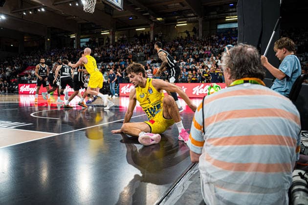 Basketball I Men s I Bundesliga I 2026–2027 Season I Preseason I Veolia Towers Hamburg vs. EWE Baskets Oldenburg I September 4, 2026 Zach Ensminger 3, EWE Baskets Oldenburg gets off to a strong start at Hamburg s Inselpark Arena, Hamburg, Germany Copyright: xLobeca Björn-OlexKehmx
