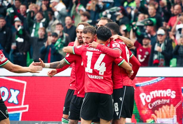Deutschland: Fussball 2.Bundesliga 2026 2027, 4. Spieltag - Hannover 96 vs Karlsruher SC - Heinz von Heiden Arena Stadion (Hannover): Tor und Torjubel zum Marcel Hartel (Hannover 96, 10) Husseyn Chakroun (Hannover 96, 14) Stefan Teitur ÃžorÃ°arson Stefan Teitur Thordarson (Hannover 96, 23) Waniss TaÃ¯bi Waniss Taibi (Hannover 96, 8) *** Germany Soccer 2. Bundesliga 2026–2027, Matchday 4: Hannover 96 vs. Karlsruher SC at Heinz von Heiden Arena Stadium in Hannover—Goals and goal celebrations: Marcel Hartel (Hannover 96), 10 Husseyn Chakroun (Hannover 96), 14 Stefan Teitur Ørðarson (Hannover 96), 23 Waniss Taïbi (Hannover 96), 8 Copyright: xAymanxAlahmedx