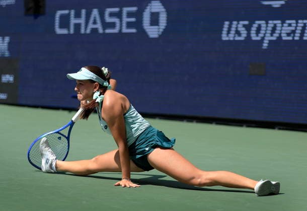 US Open tennis tournament - Day 6 Kamilla Rakhimova of Uzbekistan felt during her match against Aryna Sabalenka of Belarus during the Women s Singles round 3 of the US Open Tennis Championship at the USTA Billie Jean King National Tennis Center in Flushing Meadows, New York, USA, 04 September 2026. The 2026 US Open tournament runs from 23 August through 13 September. FLUSHING MEADOWS NEW YORK United States  Copyright: xCRISTOBALxHERRERA-ULASHKEVICHx
