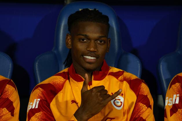 September 4, 2026, Basaksehir, Istanbul, Turkey: Rafael Leao (C) of Galatasaray looks on before the Turkish Super League 2026 27 match between Basaksehir and Galatasaray at the Basaksehir Fatih Terim Stadium in Istanbul, Turkey, on September 4, 2026. Turkish Super League 2026 27 - Basaksehir Vs Galatasaray  - ZUMAu194 20260904_zip_u194_010 Copyright: xTolgaxUluturkx