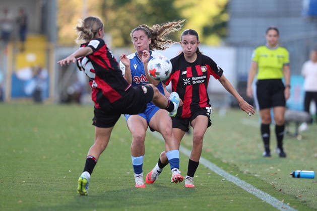 Laia Martret (TSG Hoffenheim, 21) in der Zange mit Sofie Zdebel (Bayer 04 Leverkusen, 16) und Loreen Bender (Bayer 04 Leverkusen, 19), GER, TSG 1899 Hoffenheim vs. Bayer 04 Leverkusen, Fussball, Google Pixel Frauen-Bundesliga, 3. Spieltag, 2026 2027, 04.09.2026, DFL REGULATIONS PROHIBIT ANY USE OF PHOTOGRAPHS AS IMAGE SEQUENCES AND OR QUASI-VIDEO, GER, TSG 1899 Hoffenheim vs. Bayer 04 Leverkusen, Fussball, Google Pixel Frauen-Bundesliga, 3. Spieltag, 2026 2027, 04.09.2026 Hoffenheim *** Laia Martret (TSG Hoffenheim, 21) is sandwiched between Sofie Zdebel (Bayer 04 Leverkusen, 16) and Loreen Bender (Bayer 04 Leverkusen, 19), GER, TSG 1899 Hoffenheim vs. Bayer 04 Leverkusen, Soccer, Google Pixel Women’s Bundesliga, Matchday 3, 2026–2027, April 9, 2026, DFL regulations prohibit any use of photographs as image sequences and or quasi-video, GER, TSG 1899 Hoffenheim vs. Bayer 04 Leverkusen, soccer, Google Pixel Women’s Bundesliga, Matchday 3, 2026–2027, September 4, 2026, Hoffenheim Copyright: xEibner-Pressefoto JanxPrihodax EP_JPA