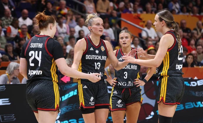 Lina Sontag, Leonie Fiebich, Alexandra Wilke, Emily Bessoir Aktion Oberkörper Basketball FIBA World Cup Weltmeisterschaft Frauen Saison 2026 2027 04.09.2026 DBB Deutschland GER vs Spanien ESP *** Lina Sontag, Leonie Fiebich, Alexandra Wilke, Emily Bessoir Upper Body Action Sports Basketball FIBA World Cup Women s World Championship 2026-2027 Season April 9, 2026 DBB Germany GER vs. Spain ESP
