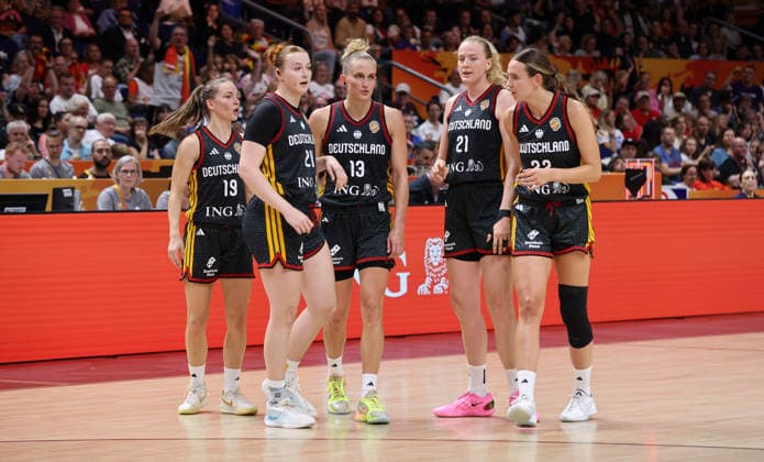 Britta Daub, Lina Sontag, Leonie Fiebich, Marie Guelich, Emily Bessoir Basketball FIBA World Cup Weltmeisterschaft Frauen Saison 2026 2027 04.09.2026 DBB Deutschland GER vs Spanien ESP *** Britta Daub, Lina Sontag, Leonie Fiebich, Marie Guelich, Emily Bessoir Sports Basketball FIBA World Cup Women s World Championship 2026-2027 Season April 9, 2026 DBB Germany GER vs. Spain ESP