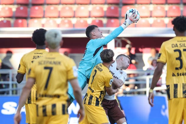 3rd Division: FC Ingolstadt 04 vs. Alemannia Aachen—Lars Lokotsch misses a scoring chance at 13 , FCI Stefan Bajic 23 AA Matti Wagner 3 AA Lukas Scepanik 7 AA Joel da Silva Kiala 37 AA 3rd Division FC Ingolstadt 04 2026–2027 season Alemannia Aachen