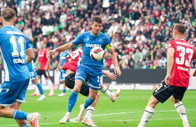 Deutschland: Fussball 2.Bundesliga 2026 2027, 4. Spieltag - Hannover 96 vs Karlsruher SC - Heinz von Heiden Arena Stadion (Hannover): am Ball Marvin Wanitzek (Karlsruher SC, 10) *** Germany Soccer 2. Bundesliga 2026–2027, Matchday 4: Hannover 96 vs. Karlsruher SC at Heinz von Heiden Arena Stadium in Hannover; Marvin Wanitzek of Karlsruher SC, 10 Copyright: xAymanxAlahmedx