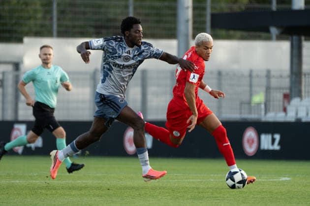 September 4, 2026, xhfmx, Regionalliga Southwest Soccer, Eintracht Frankfurt II vs. FC Astoria Walldorf; Derek Boakye Osei of Eintracht Frankfurt U21 and Kenny Freßle of FC Astoria Walldorf in a footrace in Dreieich