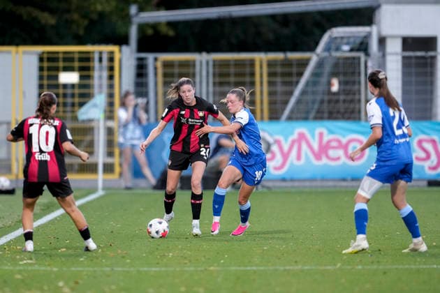 v.li.: Lilla Turanyi (B04, 24), Valesca Ampoorter (TSG, 10), Zweikampf, Spielszene, Duell, duel, tackle, tackling, Dynamik, Action, Aktion, 04.09.2026, Sinsheim (Hoffenheim) (Deutschland), Fussball, Google Pixel Frauen-Bundesliga, TSG 1899 Hoffenheim - Bayer 04 Leverkusen, DFB DFL REGULATIONS PROHIBIT ANY USE OF PHOTOGRAPHS AS IMAGE SEQUENCES AND OR QUASI-VIDEO. *** v li Lilla Turanyi B04, 24, Valesca Ampoorter TSG, 10, tackle, game scene, duel, tackle, tackling, dynamics, action, 04 09 2026, Sinsheim, Hoffenheim, Germany, soccer, Google Pixel Women’s Bundesliga, TSG 1899 Hoffenheim vs. Bayer 04 Leverkusen, DFB and DFL regulations prohibit any use of photographs as image sequences and or quasi-video xozx