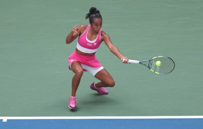 Leylah Fernandez of Canada in action 2026 US Open, Day Six, USTA Billie Jean King National Tennis Center, New York, USA - 04 Sep 2026New York USTA Billie Jean King National T New York (NY) United States of America EDITORIAL USE ONLY No use with unauthorised audio, video, data, fixture lists, club league logos or live services. Online in-match use limited to 120 images, no video emulation. No use in betting, games or single club league player publications.  Copyright: xEllaxLing Shutterstockx 17133420aa
