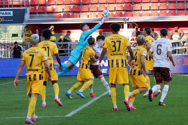 Goalkeeper Stefan Bajic of Alemannia Aachen, No. 23, had an easy time of it in the first half of the match between FC Ingolstadt 04 and Alemannia Aachen on September 4, 2026, DFB regulations prohibit any use of photographs as image sequences and or quasi-video. GER, Soccer, 3. Liga, Matchday 4, FC Ingolstadt 04 vs. Alemannia Aachen, September 4, 2026, Audi Sportpark Ingolstadt Copyright: xEibner-Pressefoto OliverxSTRISCHx EP-OSH