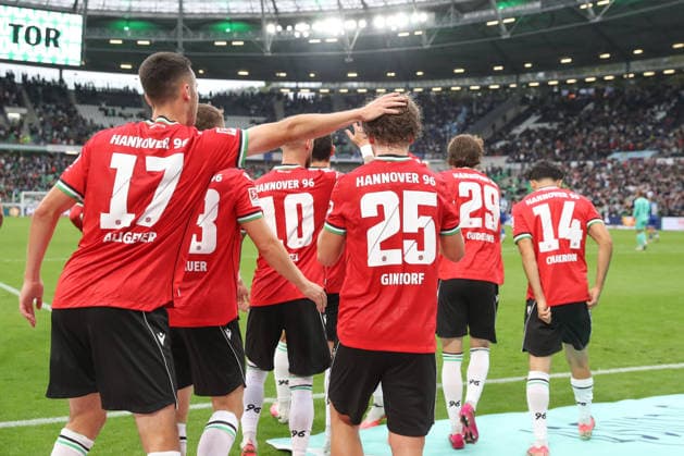 04.09.2026, xtgx, Fussball 2. Bundesliga, Hannover 96 - Karlsruher SC, v.l. Lars Gindorf (Hannover, 25) Jubel, Torjubel, jubelt ueber das Tor, celebrate the goal, celebration (DFL DFB REGULATIONS PROHIBIT ANY USE OF PHOTOGRAPHS as IMAGE SEQUENCES and or QUASI-VIDEO) Hannover *** September 4, 2026, xtgx, Soccer 2. Bundesliga, Hannover 96 vs. Karlsruher SC, from left: Lars Gindorf (Hannover), 25, celebrating, Goal celebration, celebrating the goal, DFL DFB REGULATIONS PROHIBIT ANY USE OF PHOTOGRAPHS AS IMAGE SEQUENCES AND OR QUASI-VIDEO Hannover