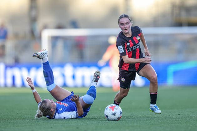 GER, Sinsheim, TSG Hoffenheim vs Bayer 04 Leverkusen, Google Pixel Frauen Bundesliga, Fussball, DFB, Spielzeit 2026 2027, Dietmar Hopp Stadion, 3. Spieltag im Bild v.l.: Laura Gloning (TSG Hoffenheim Frauen 20), Sofie Zdebel (Bayer 04 Leverkusen Frauen 16) DFB DFL REGULATIONS PROHIBIT ANY USE OF PHOTOGRAPHS AS IMAGE SEQUENCES AND OR QUASI-VIDEO, 04.09.2026 *** GER, Sinsheim, TSG Hoffenheim vs. Bayer 04 Leverkusen, Google Pixel Women s Bundesliga, Soccer, DFB, 2026–2027 Season, Dietmar Hopp Stadium, Matchday 3 in pictures: from left, Laura Gloning (TSG Hoffenheim Women, 20), Sofie Zdebel (Bayer 04 Leverkusen Women, 16). DFB and DFL regulations prohibit any use of photographs as image sequences and or quasi-video, September 4, 2026 Copyright: HMBxMedia HendrikxHamelau