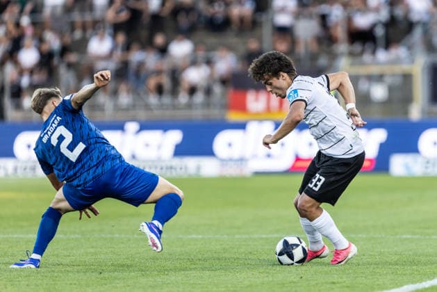 SSV Ulm 1846 Soccer vs. SGV Freiberg Heilbronn, Soccer, Regionalliga Südwest, Matchday 5, Donaustadion Ulm, September 4, 2026, v l Tino Bradara, SGV Heilbronn Freiberg, 2, Leander Nicolas Popp SSV Ulm 1846 Soccer, 33 SSV Ulm 1846 Soccer vs. SGV Freiberg Heilbronn, Soccer, Regionalliga Southwest, Matchday 5, Donaustadion Ulm, September 4, 2026. Photo by Lucca Fundel, Ulm Donaustadion, Baden-Württemberg, Germany