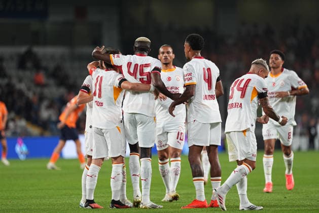 Istanbul Basaksehir v Galatasaray - Turkish Super Lig ISTANBUL, TURKIYE - SEPTEMBER 4: Victor Osimhen (45) of Galatasaray celebrates with teammates after scoring a goal during the Turkish Super Lig 4th week football match between Istanbul Basaksehir and Galatasaray at Basaksehir Fatih Terim Stadium in Istanbul, Turkiye on September 4, 2026. Adem Kutucu Anadolu Istanbul Turkey. Editorial use only. Please get in touch for any other usage.  Copyright: x2026xAnadoluxAdemxKutucux