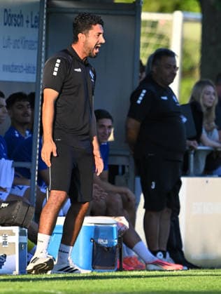 September 4, 2026 Soccer Season 2026–2027 Bavarian Regional League Matchday 07 SC Eltersdorf vs. SCE Quecken FV Illertissen xwoxzix Walid Khaled, coach of FV Illertissen, calls out, shouts, roars