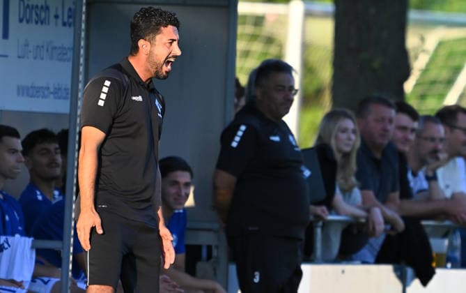 September 4, 2026 Soccer Season 2026–2027 Bavarian Regional League Matchday 07 SC Eltersdorf vs. SCE Quecken FV Illertissen xwoxzix Walid Khaled, coach of FV Illertissen, calls out, shouts, roars