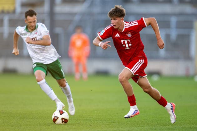 Elias Herger 11 VfB Eichstätt, Matous Srb 11 FC Bayern Munich Amateurs, FC Bayern II vs. VfB Eichstätt, Soccer, Bavarian Regional League, Matchday 7, September 4, 2026 DFB regulations prohibit any use of photographs as image sequences and or quasi-video Munich, Bavaria, Germany Copyright: xkolbert-press UlrichxGamelx