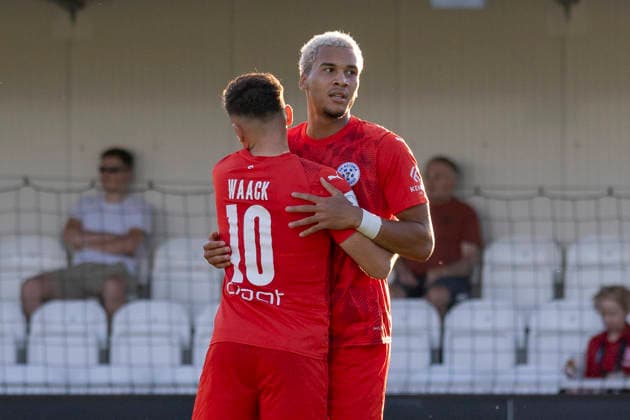 Regionalliga Southwest: Eintracht Frankfurt II vs. FC Astoria Walldorf, September 4, 2026: Sissis Efthymiou of Eintracht Frankfurt II scored the goal to make it 0–1 in the 40th minute and hugs Maximilian Philipp Waack of FC Astoria Walldorf 10; Eintracht Frankfurt II vs. FC Astoria Walldorf, Dreieich, Maxworx Sportpark, September 4, 2026 Copyright: xBEAUTIFULxSPORTS Gawlikx