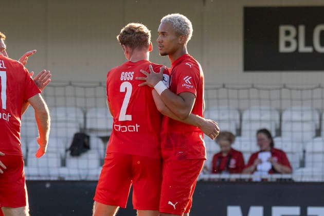 Regionalliga Southwest: Eintracht Frankfurt II vs. FC Astoria Walldorf, September 4, 2026: Kenny Freßle (FC Astoria Walldorf) scored the goal to make it 0–1 and high-fives Maik Goß (FC Astoria Walldorf), Eintracht Frankfurt II vs. FC Astoria Walldorf, Dreieich, Maxworx Sportpark, September 4, 2026 Copyright: xBEAUTIFULxSPORTS Gawlikx