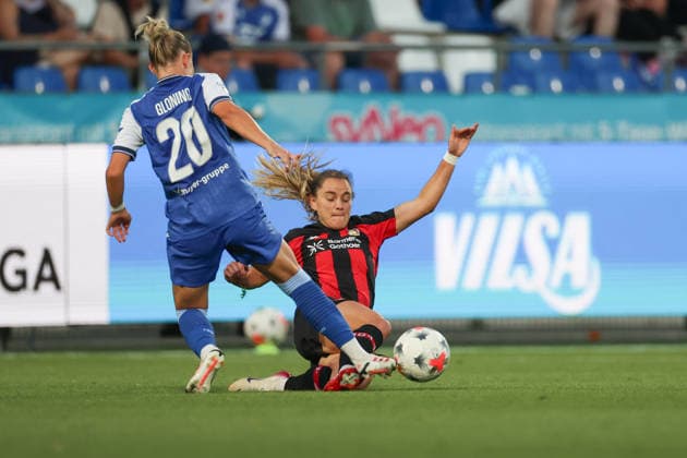 Paulina Tomasiak (Bayer 04 Leverkusen, 28) mit dem Tackling gegen Laura Gloning (TSG Hoffenheim, 20), GER, TSG 1899 Hoffenheim vs. Bayer 04 Leverkusen, Fussball, Google Pixel Frauen-Bundesliga, 3. Spieltag, 2026 2027, 04.09.2026, DFL REGULATIONS PROHIBIT ANY USE OF PHOTOGRAPHS AS IMAGE SEQUENCES AND OR QUASI-VIDEO, GER, TSG 1899 Hoffenheim vs. Bayer 04 Leverkusen, Fussball, Google Pixel Frauen-Bundesliga, 3. Spieltag, 2026 2027, 04.09.2026 Hoffenheim *** Paulina Tomasiak of Bayer 04 Leverkusen, 28, makes a tackle against Laura Gloning of TSG Hoffenheim, 20, GER, TSG 1899 Hoffenheim vs. Bayer 04 Leverkusen, Soccer, Google Pixel Women’s Bundesliga, Matchday 3, 2026–2027, April 9, 2026, DFL regulations prohibit any use of photographs as image sequences and or quasi-video, GER, TSG 1899 Hoffenheim vs. Bayer 04 Leverkusen, Soccer, Google Pixel Women’s Bundesliga, Matchday 3, 2026–2027, September 4, 2026, Hoffenheim Copyright: xEibner-Pressefoto JanxPrihodax EP_JPA