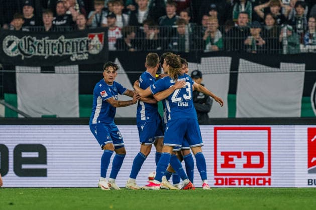 Deutschland: 2. Bundesliga 2026 - 2027, 4. Spieltag - Hannover 96 vs Karlsruher SC - Heinz von Heiden Arena (Hannover): Rafael Pinto Pedrosa (Karlsruher SC, 36) Tor, Torjubel, Emotionen, Jubel, Freude *** Germany 2. Bundesliga 2026–2027, Matchday 4: Hannover 96 vs. Karlsruher SC, Heinz von Heiden Arena, Hannover; Rafael Pinto Pedrosa (Karlsruher SC), 36th goal; goal celebration, emotions, cheers, joy Copyright: xTomxLauruschkatx