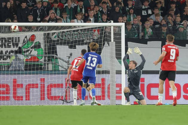 04.09.2026, xtgx, Fussball 2. Bundesliga, Hannover 96 - Karlsruher SC, v.l. Rafael Pinto Pedrosa (Karlsruhe, 36) schiesst Tor, schießt, Torschuetze, erzielt Tor, Treffer, scores the goal 2:2 (DFL DFB REGULATIONS PROHIBIT ANY USE OF PHOTOGRAPHS as IMAGE SEQUENCES and or QUASI-VIDEO) Hannover *** September 4, 2026, xtgx, Soccer 2. Bundesliga, Hannover 96 vs. Karlsruher SC, from left: Rafael Pinto Pedrosa (Karlsruhe), 36, scores a goal, shoots, goal scorer, scores a goal, goal, scores the goal 2–2 DFL DFB REGULATIONS PROHIBIT ANY USE OF PHOTOGRAPHS as IMAGE SEQUENCES and or QUASI-VIDEO Hannover