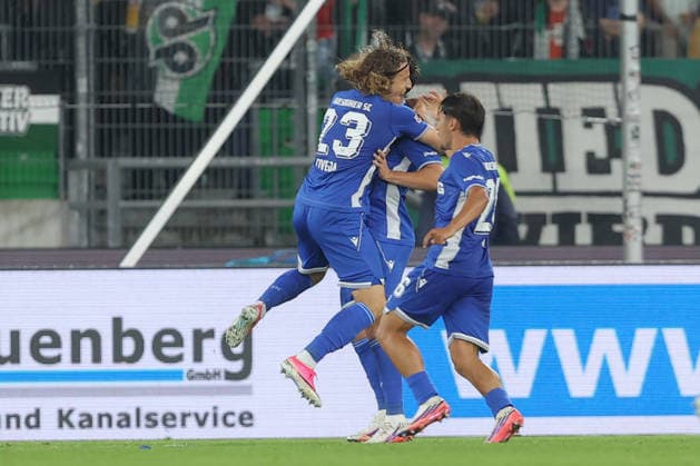 04.09.2026, xtgx, Fussball 2. Bundesliga, Hannover 96 - Karlsruher SC, v.l. Rafael Pinto Pedrosa (Karlsruhe, 36) Jubel, Torjubel, jubelt ueber das Tor, celebrate the goal, celebration (DFL DFB REGULATIONS PROHIBIT ANY USE OF PHOTOGRAPHS as IMAGE SEQUENCES and or QUASI-VIDEO) Hannover *** September 4, 2026, xtgx, Soccer 2. Bundesliga, Hannover 96 vs. Karlsruher SC, from left: Rafael Pinto Pedrosa (Karlsruhe), 36, cheering, Goal celebration, celebrating the goal, DFL and DFB regulations prohibit any use of photographs as image sequences and or quasi-video Hannover