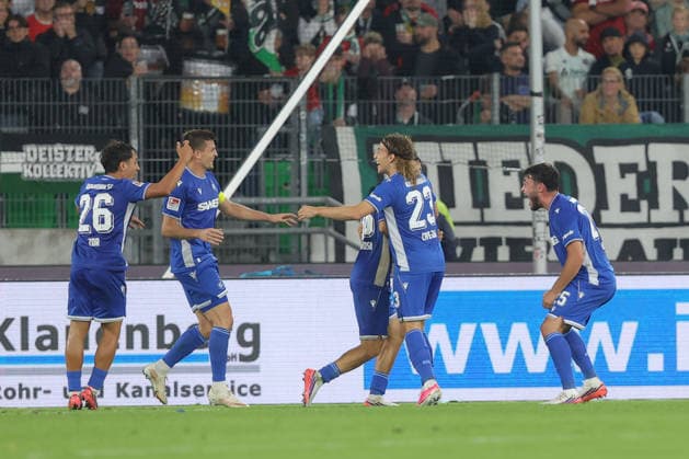 04.09.2026, xtgx, Fussball 2. Bundesliga, Hannover 96 - Karlsruher SC, v.l. Rafael Pinto Pedrosa (Karlsruhe, 36) Jubel, Torjubel, jubelt ueber das Tor, celebrate the goal, celebration (DFL DFB REGULATIONS PROHIBIT ANY USE OF PHOTOGRAPHS as IMAGE SEQUENCES and or QUASI-VIDEO) Hannover *** September 4, 2026, xtgx, Soccer 2. Bundesliga, Hannover 96 vs. Karlsruher SC, from left: Rafael Pinto Pedrosa (Karlsruhe), 36, cheering, Goal celebration, celebrating the goal, DFL and DFB regulations prohibit any use of photographs as image sequences and or quasi-video Hannover