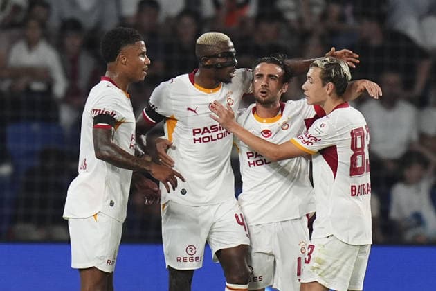 Istanbul Basaksehir v Galatasaray - Turkish Super Lig ISTANBUL, TURKIYE - SEPTEMBER 4: Victor Osimhen (45) of Galatasaray celebrates a goal with his team members during the Turkish Super Lig 4th week football match between Istanbul Basaksehir and Galatasaray at Basaksehir Fatih Terim Stadium in Istanbul, Turkiye on September 4, 2026. Bunyamin Celik Anadolu Istanbul Turkey. Editorial use only. Please get in touch for any other usage.  Copyright: x2026xAnadoluxBunyaminxCelikx