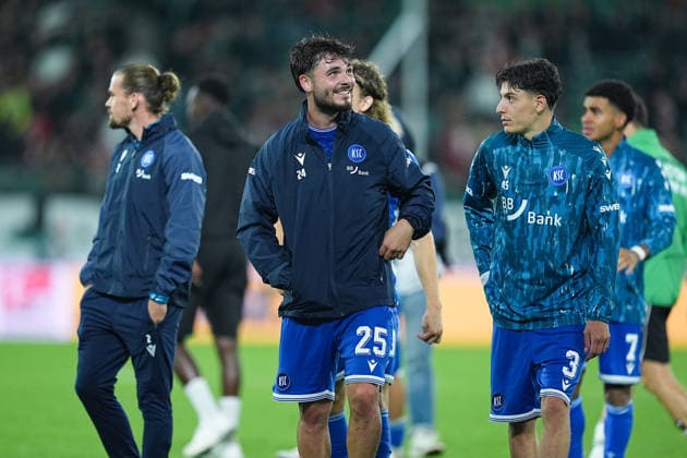 04.09.2026, xydrx, Herren, Fußball, 2.Bundesliga, Hannover 96 - Karlsruher SC, Saison 2026 2027, Heinz von Heiden Arena: Lilian Egloff (Karlsruher SC, 25) und Deniz Ofli (Karlsruher SC, 3) freuen sich über den 2:2 Endstand DFB regulations prohibit any use of photographs as image sequences and or quasi-video. *** September 4, 2026, xydrx, Men s, Soccer, 2. Bundesliga, Hannover 96 vs. Karlsruher SC, 2026–2027 season, Heinz von Heiden Arena, Lilian Egloff of Karlsruher SC (age 25) and Deniz Ofli of Karlsruher SC (age 3) celebrate the 2–2 final score. DFB regulations prohibit any use of photographs as image sequences and or quasi-video. Copyright: HMBxMedia YannisxDreimann