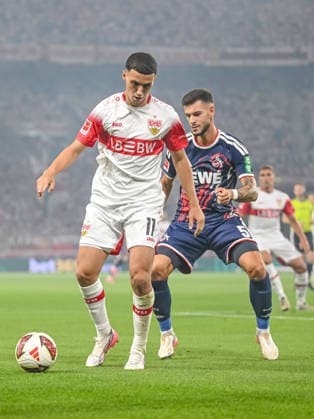 Bilal El Khannouss (VfB Stuttgart) und Tom Krauss (1.FC Koeln) im Zweikampf waehrend des spiels der 1. Bundesliga zwischen VfB Stuttgart und 1. FC Koeln, MHPArena am 04. September 2026 in Stuttgart, Deutschland. (Foto von Harry Langer DeFodi Images) +++ Bilal El Khannouss (VfB Stuttgart) und Tom Krauss (1.FC Koeln) battle for the ball during the Bundesliga match between VfB Stuttgart and 1. FC Koeln at MHPArena on September 4, 2026 in Stuttgart, Germany. (Photo by Harry Langer DeFodi Images) DFB DFL REGULATIONS PROHIBIT ANY USE OF PHOTOGRAPHS AS IMAGE SEQUENCES AND OR QUASI-VIDEO. (Photo by Harry Langer DeFodi Images) DFB DFL REGULATIONS PROHIBIT ANY USE OF PHOTOGRAPHS AS IMAGE SEQUENCES AND OR QUASI-VIDEO. - *** Bilal El Khannouss of VfB Stuttgart and Tom Krauss of 1. FC Köln battle for the ball during the Bundesliga match between VfB Stuttgart and 1. FC Köln, at MHPArena on September 4, 2026, in Stuttgart, Germany. Photo by Harry Langer, DeFodi Images. Bilal El Khannouss of VfB Stuttgart and Tom Krauss of 1. FC Köln battle for the ball during the Bundesliga match between VfB Stuttgart and 1. FC Köln at MHPArena on September 4, 2026 in Stuttgart, Germany. Photo by Harry Langer, DeFodi Images. DFB and DFL regulations prohibit any use of photographs as image sequences and or quasi-video. Photo by Harry Langer, DeFodi Images. DFB and DFL regulations prohibit any use of photographs as imSEQUENCES AND OR QUASI-VIDEO