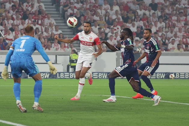 04.09.2026, xrekx, Fussball 1.Bundesliga, VfB Stuttgart - 1.FC Köln v.l. Josha Vagnoman (VfB Stuttgart) Latte (DFL DFB REGULATIONS PROHIBIT ANY USE OF PHOTOGRAPHS as IMAGE SEQUENCES and or QUASI-VIDEO) Stuttgart *** September 4, 2026, xrekx, Soccer 1st Bundesliga, VfB Stuttgart 1 FC Köln v l Josha Vagnoman VfB Stuttgart Crossbar DFL DFB REGULATIONS PROHIBIT ANY USE OF PHOTOGRAPHS as IMAGE SEQUENCES and or QUASI-VIDEO Stuttgart