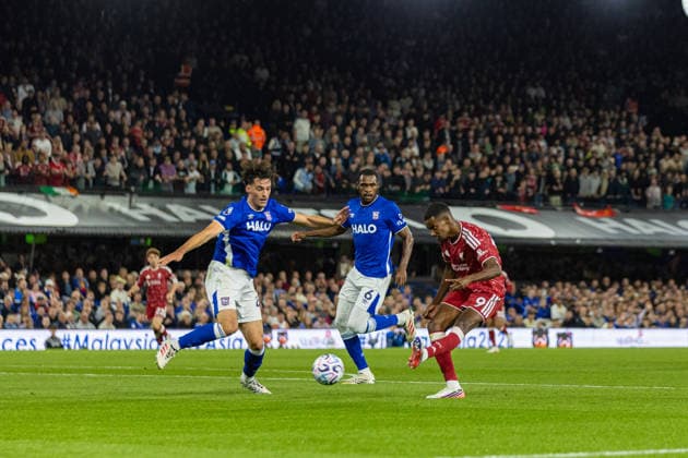 Football - FA Premier League - Ipswich Town v Liverpool FC IPSWICH, ENGLAND - Friday, September 4, 2026: Liverpool s Alexander Isak scores the second goal during the FA Premier League match between Ipswich Town FC and Liverpool FC at Portman Road. (Photo by David Rawcliffe Propaganda) IPSWICH Portman Road SUFFOLK ENGLAND  Copyright: xDavidxRawcliffex P2026-09-04-Ipswich_Liverpool-55
