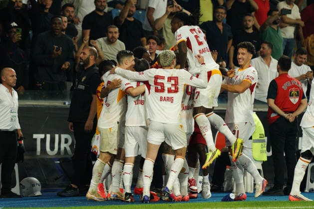 September 4, 2026, Basaksehir, Istanbul, Turkey: Gabriel Sara of Galatasaray celebrates with his teammates after scoring his team s third goal during the Turkish Super League 2026 27 match between Basaksehir and Galatasaray at the Basaksehir Fatih Terim Stadium in Istanbul, Turkey, on September 4, 2026. Turkish Super League 2026 27 - Basaksehir Vs Galatasaray  - ZUMAu194 20260904_zip_u194_034 Copyright: xTolgaxUluturkx