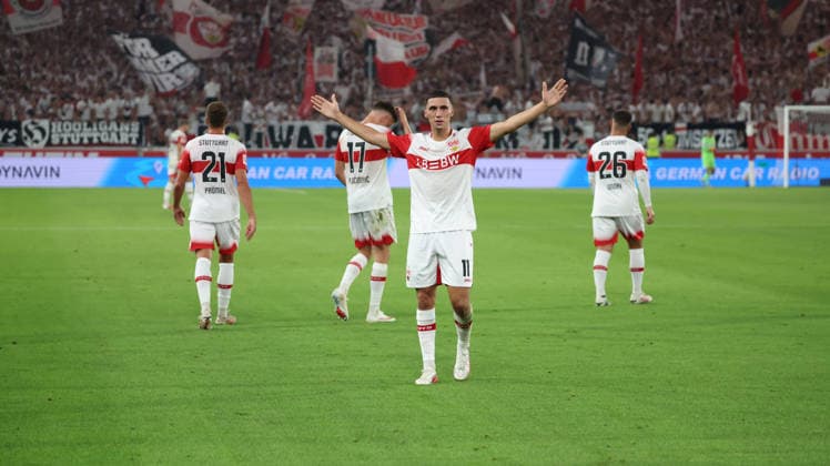 04.09.2026, xrekx, Fussball 1.Bundesliga, VfB Stuttgart - 1.FC Köln v.l. Torjubel nach dem Tor zum celebrating the goal celebrate 1:0 durch Bilal El Khannouss (VfB Stuttgart) (DFL DFB REGULATIONS PROHIBIT ANY USE OF PHOTOGRAPHS as IMAGE SEQUENCES and or QUASI-VIDEO) Stuttgart *** September 4, 2026, xrekx, Soccer, Bundesliga 1, VfB Stuttgart 1 FC Köln v l Goal celebration after Bilal El Khannouss s goal to make it 1–0 for VfB Stuttgart. DFL and DFB regulations prohibit any use of photographs as image sequences and or quasi-video. Stuttgart