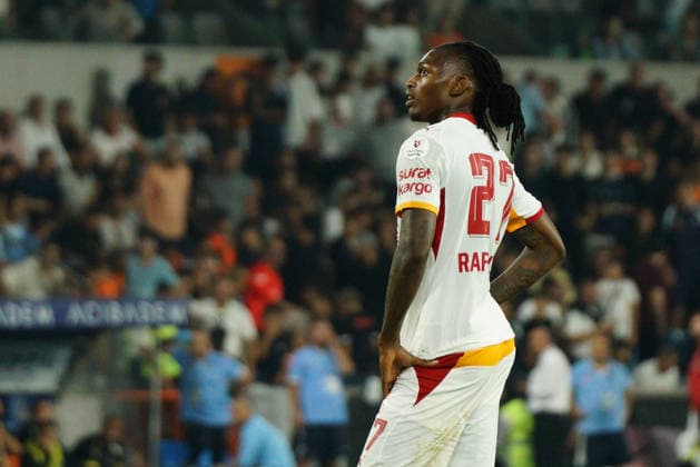 September 4, 2026, Basaksehir, Istanbul, Turkey: Rafael Leao (C) of Galatasaray looks on during the Turkish Super League 2026 27 match between Basaksehir and Galatasaray at the Basaksehir Fatih Terim Stadium in Istanbul, Turkey, on September 4, 2026. Basaksehir Turkey - ZUMAu194 20260904_zip_u194_036 Copyright: xTolgaxUluturkx