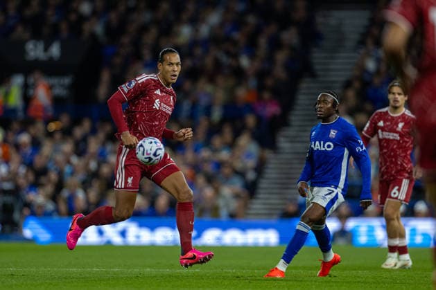 Football - FA Premier League - Ipswich Town v Liverpool FC IPSWICH, ENGLAND - Friday, September 4, 2026: Liverpool s captain Virgil van Dijk during the FA Premier League match between Ipswich Town FC and Liverpool FC at Portman Road. (Photo by David Rawcliffe Propaganda) IPSWICH Portman Road SUFFOLK ENGLAND  Copyright: xDavidxRawcliffex P2026-09-04-Ipswich_Liverpool-68