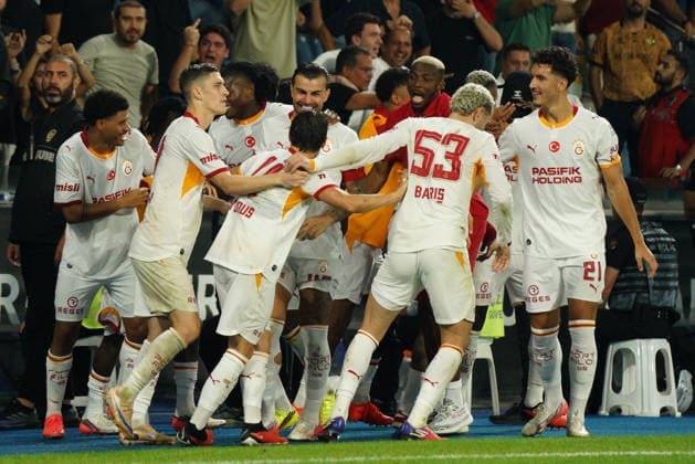 September 4, 2026, Basaksehir, Istanbul, Turkey: Gabriel Sara (L) of Galatasaray celebrates with his teammates after scoring his team s third goal during the Turkish Super League 2026 27 match between Basaksehir and Galatasaray at the Basaksehir Fatih Terim Stadium in Istanbul, Turkey, on September 4, 2026. Turkish Super League 2026 27 - Basaksehir Vs Galatasaray  - ZUMAu194 20260904_zip_u194_038 Copyright: xTolgaxUluturkx