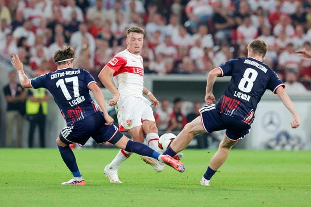 Im Bild: v.li. Alessio Castro-Montes (1. FC Koeln, 17), Dzenan Pejcinovic (VfB Stuttgart, 25) und Isak Johannesson (1. FC Koeln, 8) 04.09.2026, VfB Stuttgart - 1. FC Koeln, 1. Bundesliga, 2. Spieltag, Deutschland, Stuttgart, MHP Arena, DFL REGULATIONS PROHIBIT ANY USE OF PHOTOGRAPHS AS IMAGE SEQUENCES AND OR QUASI-VIDEO. *** Pictured, from left: Alessio Castro Montes (1. FC Köln), 17; Dzenan Pejcinovic (VfB Stuttgart), 25; and Isak Johannesson (1. FC Köln), 8. April 9, 2026, VfB Stuttgart vs. 1. FC Köln, Bundesliga, Matchday 2, Germany, Stuttgart, MHP Arena. DFL regulations prohibit any use of photographs as image sequences and or quasi-video. Copyright: HMBxMedia xJulienxBecker