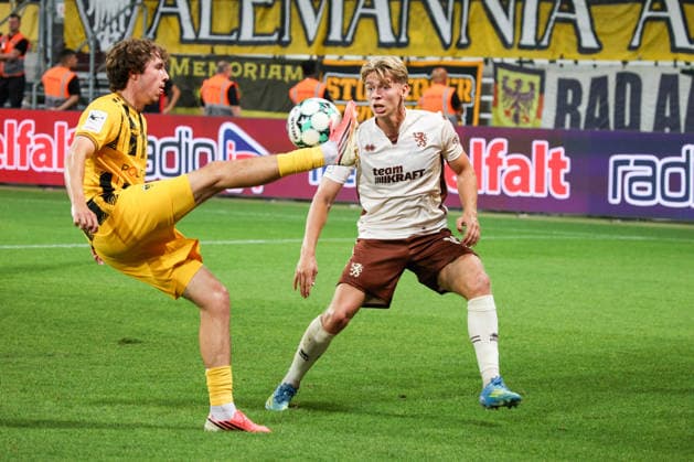 Max Plath of FC Ingolstadt 04, No. 14, can only watch as Louis Koester of Alemannia Aachen, No. 8, passes him during the match between FC Ingolstadt 04 and Alemannia Aachen on September 4, 2026, DFB regulations prohibit any use of photographs as image sequences and or quasi-video. GER, Soccer, 3. Liga, Matchday 4, FC Ingolstadt 04 vs. Alemannia Aachen, September 4, 2026, Audi Sportpark Ingolstadt Copyright: xEibner-Pressefoto OliverxSTRISCHx EP-OSH
