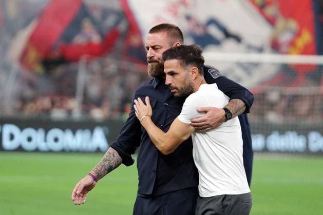 Foto IPP ACGE Genova 04 09 2026 Campionato Serie A 2026-2027 Genoa-Como nella foto: Daniele De Rossi, Cesc Fabnegas Italy Photo Press World Copyright Genova italy Italia ITALY  Copyright: xR4924_italyphotopressx