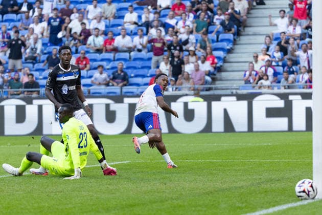 Mamadou Diop Ikoma Lois Openda seen during Ligue 1 26 27 game between teams of Olympique Lyon and AJ Auxerre at Groupama Stadium (Benjamin Faes Ball Raw Images) Lyon Groupama Stadium France Copyright: xBenjaminxFaesx 0W4A1483