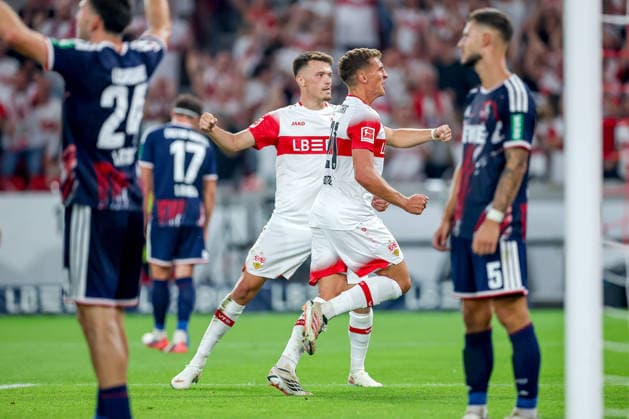 04.09.2026, Fußball, VfB Stuttgart - 1. FC Köln, 1. Fußball Bundesliga, 2. Spieltag, MHP-Arena, Saison 2026 2027: Torjubel nach dem Tor zum 2:0 durch Torschütze Grischa Prömel (VfB Stuttgart 21) zusammen mit Bilal El Khannouss (VfB Stuttgart 11) DFB regulations prohibit any use of photographs as image sequences and or quasi-video. Baden-Württemberg Deutschland *** September 4, 2026, Soccer, VfB Stuttgart vs. 1. FC Köln, Bundesliga 1, Matchday 2, MHP Arena, 2026–2027 season: Celebration after the 2–0 goal by VfB Stuttgart’s No. 21, Grischa Prömel, together with VfB Stuttgart’s No. 11, Bilal El Khannouss. DFB regulations prohibit any use of photographs as image sequences and or quasi-video. Baden-Württemberg, Germany