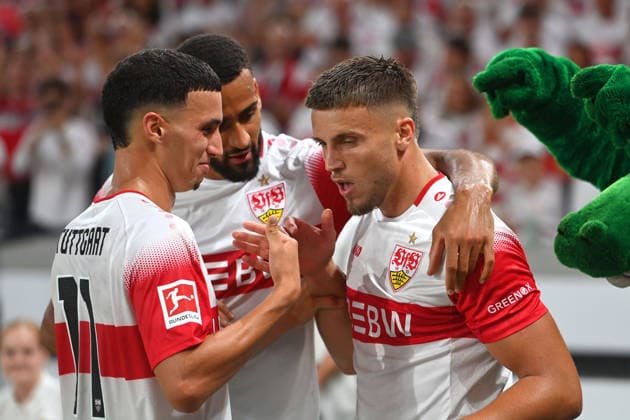 Torjubel um Ermedin DEMIROVIC (VFB Stuttgart) nach Tor zum 3-0,mit Josha VAGNOMAN (VFB Stuttgart), Bilal EL KHANNOUSS (VFB Stuttgart). Jubel,Freude,Begeisterung,Aktion, Fussball 1. Bundesliga Saison 2026 2027, 2.Spieltag, Spieltag02, VfB Stuttgart - 1.FC Koeln am 04.09.2026 , MHP ARENA Â *** Goal celebration featuring Ermedin DEMIROVIC of VFB Stuttgart after scoring the 3-0 goal, with Josha VAGNOMAN of VFB Stuttgart and Bilal EL KHANNOUSS of VFB Stuttgart celebrating,joy, excitement, action, soccer, Bundesliga Season 2026–2027, Matchday 2, VfB Stuttgart vs. 1. FC Köln on September 4, 2026, at the MHP Arena Â