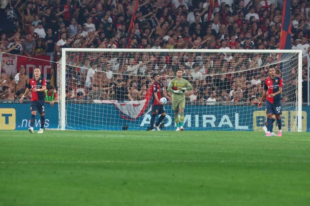 IPA88118578 - Serie A, Day 3, Genoa, Ferraris Stadium, Genoa vs. Como; in the photo: Genoa s disappointment  Copyright: xGabrielexSiri IPAxSportx xx 88118578