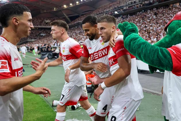 Torjubel VfB Stuttgart beim 3:0 durch Ermedin Demirovic (VfB Stuttgart, 09), Freude, Begeisterung, positive Emotionen, Torerfolg , Deutschland, Fussball, 1. Bundesliga, 2.Spieltag, 2026 2027, VfB Stuttgart vs. 1.FC Köln, 04.09.2026, Stuttgart MHP Arena Deutschland *** VfB Stuttgart celebrates a 3-0 goal by Ermedin Demirovic, VfB Stuttgart, 09, joy, excitement, positive emotions, goal, Germany, soccer, Bundesliga 1, Matchday 2, 2026–2027, VfB Stuttgart vs. 1. FC Köln, September 4, 2026, Stuttgart MHP Arena, Germany Copyright: xGrantxHubbsx