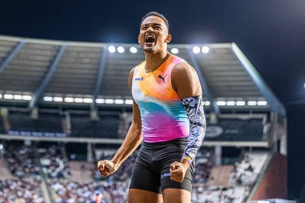 Greece s Emmanouil Karalis celebrates as he wins the men s pole vault event with a meeting record, at the 50th edition of the Memorial Van Damme Diamond League athletics event in Brussels, Friday 4 September 2026. EMILExWINDAL  x185265982x