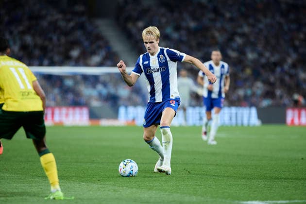 FC Porto v Moreirense FC PORTO, PORTUGAL - SEPTEMBER 4: Victor Froholdt of FC Porto in action during the Liga Portugal Betclic 2026 27 match between FC Porto and Moreirense FC at Estadio do Dragao on September 4, 2026 in Porto, Portugal. (This image is for editorial use only) (Photo by Diego Simon Photo Players Images Magara Press) Porto Estadio do Dragao Portugal Copyright: xDiegoxSimonx